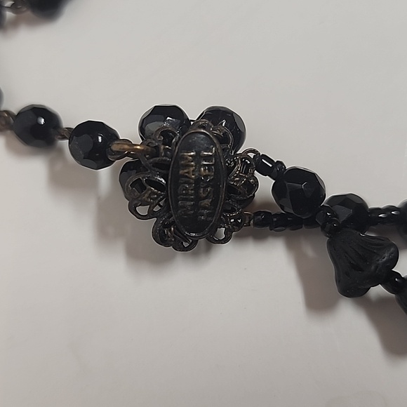 Elegant Black Beaded Necklace - Picture 9 of 11